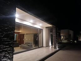 Rivi Grand Hotel