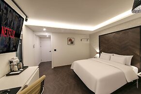 Arden Hotel