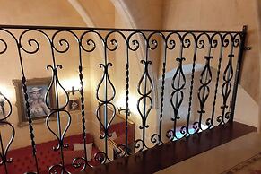 2 Bed House Sleeps 3 - Wifi, Aircon, Balcony