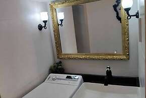 2 Bed House Sleeps 3 - Wifi, Aircon, Balcony