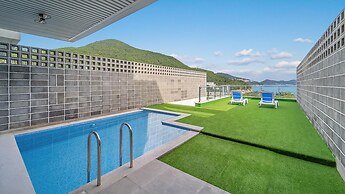 Yeosu Liposo Poolvilla