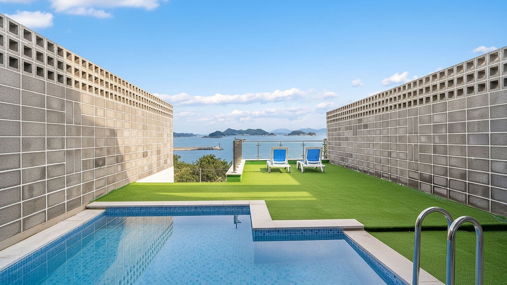 Yeosu Liposo Poolvilla