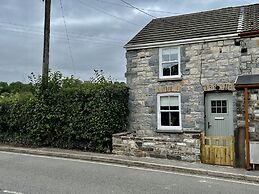 Penderyn Cottage, Waterfall Country, Brecon Beacons
