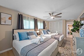 8BR Villa with Heated Pool Near Beach