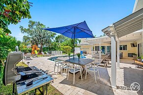 8BR Villa with Heated Pool Near Beach