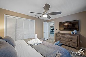 8BR Villa with Heated Pool Near Beach