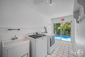 8BR Villa with Heated Pool Near Beach