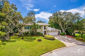 8BR Villa with Heated Pool Near Beach