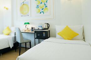 Rose Apple Hotel