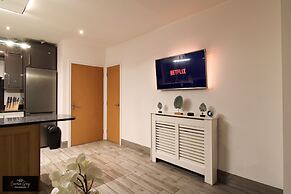 Modern Home in Belfast, Office, Parking, Wifi