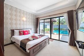 Private pool 3BDR villa beach at 200m