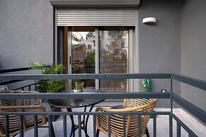 IO SUITES