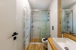 IO SUITES