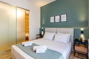 IO SUITES