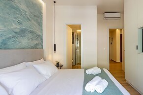 IO SUITES