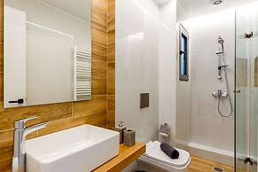 IO SUITES