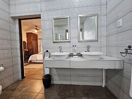 Leopard Corner Lodge