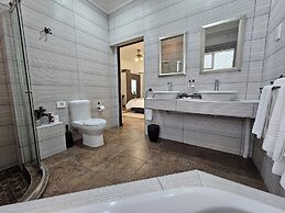 Leopard Corner Lodge