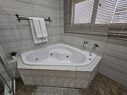 Leopard Corner Lodge
