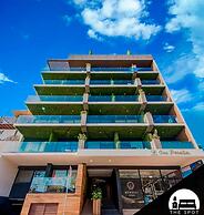 Luxury Apartment on 5th Av -One Paralia