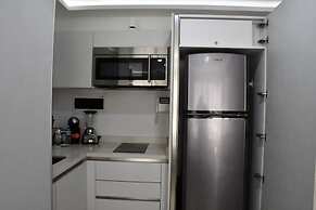 Luxury Apartment on 5th Av -One Paralia
