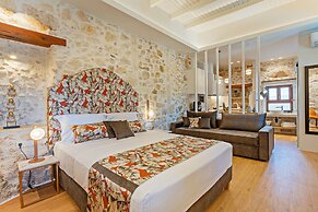 Venetian Charming ,stone-built Apartment Rethymno
