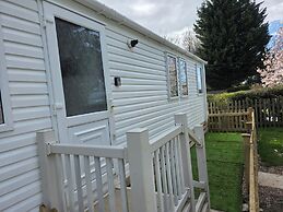 Lighthouse Lodge - Dog Friendly Nr Sutton on Sea