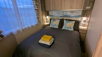 Lighthouse Lodge - Dog Friendly Nr Sutton on Sea