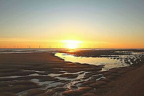 Lighthouse Lodge - Dog Friendly Nr Sutton on Sea