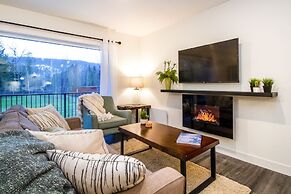 Revelstoke Retreat by Revelstoke Vacations