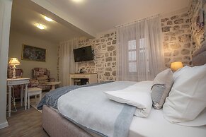 Antika Guesthouse