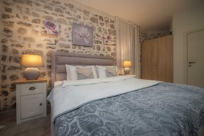 Antika Guesthouse
