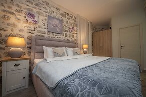 Antika Guesthouse