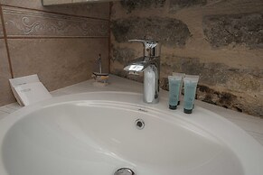 Antika Guesthouse