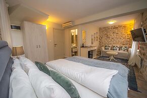 Antika Guesthouse