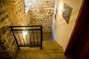 Antika Guesthouse
