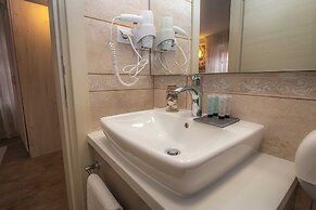 Antika Guesthouse