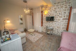 Antika Guesthouse