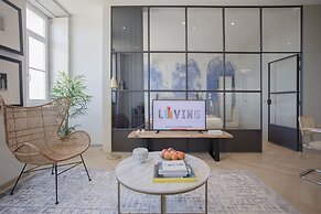 Liiiving -Luxury Beachfront Apartment II