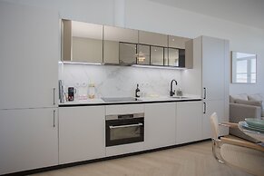 Liiiving -Luxury Beachfront Apartment II