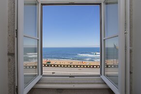 Liiiving -Luxury Beachfront Apartment II