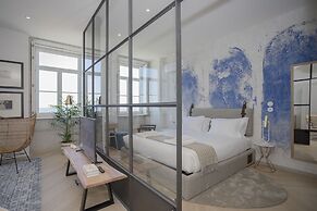 Liiiving -Luxury Beachfront Apartment IV