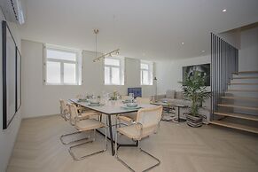 Liiiving - Luxury Beachfront Apartment V