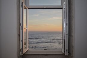 Liiiving - Luxury Beachfront Apartment V