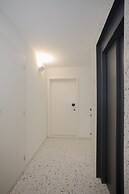 Liiiving - Luxury Beachfront Apartment V