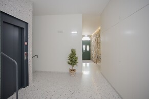 Liiiving-Luxury Beachfront Apartment III