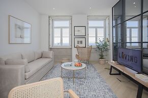 Liiiving-Luxury Beachfront Apartment III