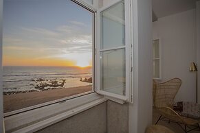 Liiiving-Luxury Beachfront Apartment III