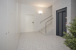 Liiiving-Luxury Beachfront Apartment III