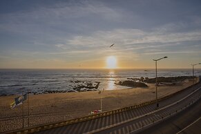 Liiiving-Luxury Beachfront Apartment III